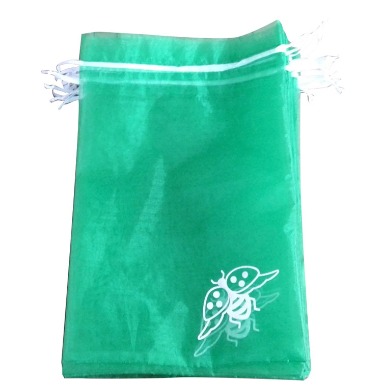 Features and uses associated with drawstring bags